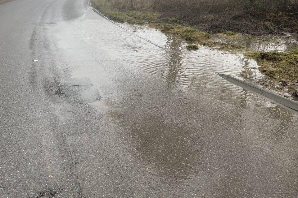 Welsh Lane flooded.